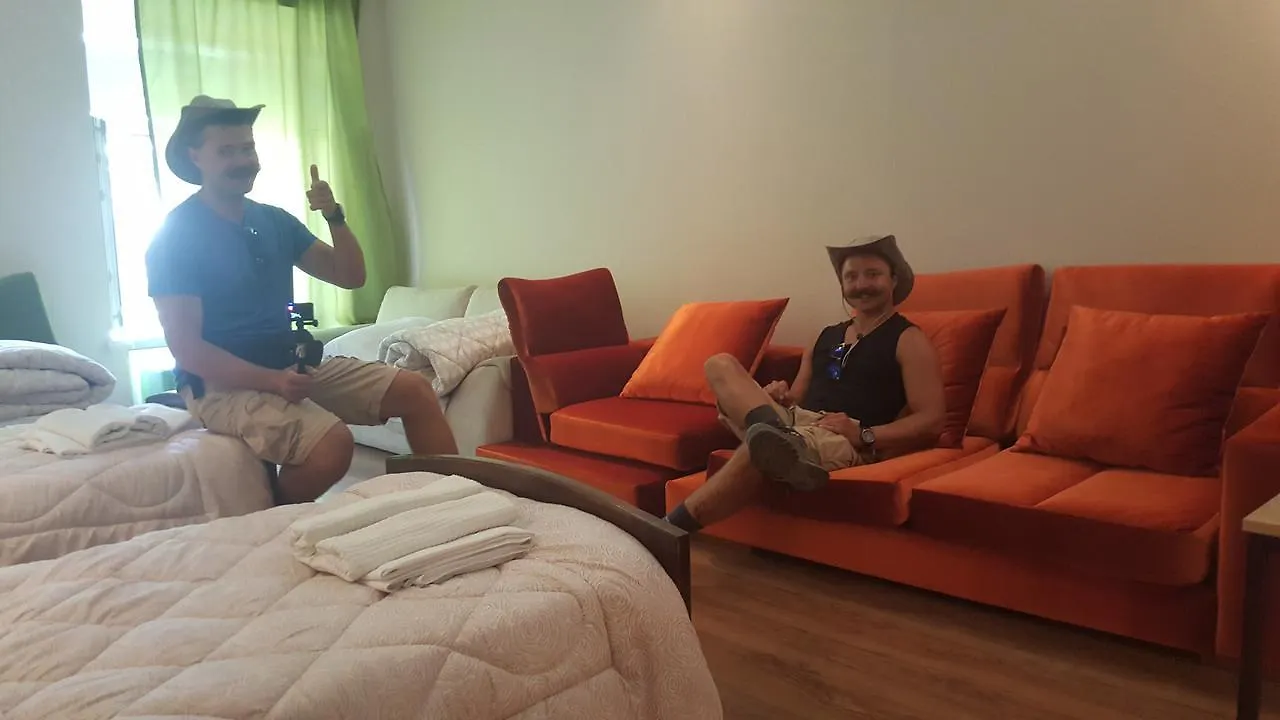טביליסי Deso Hostel & Rooms 0*,